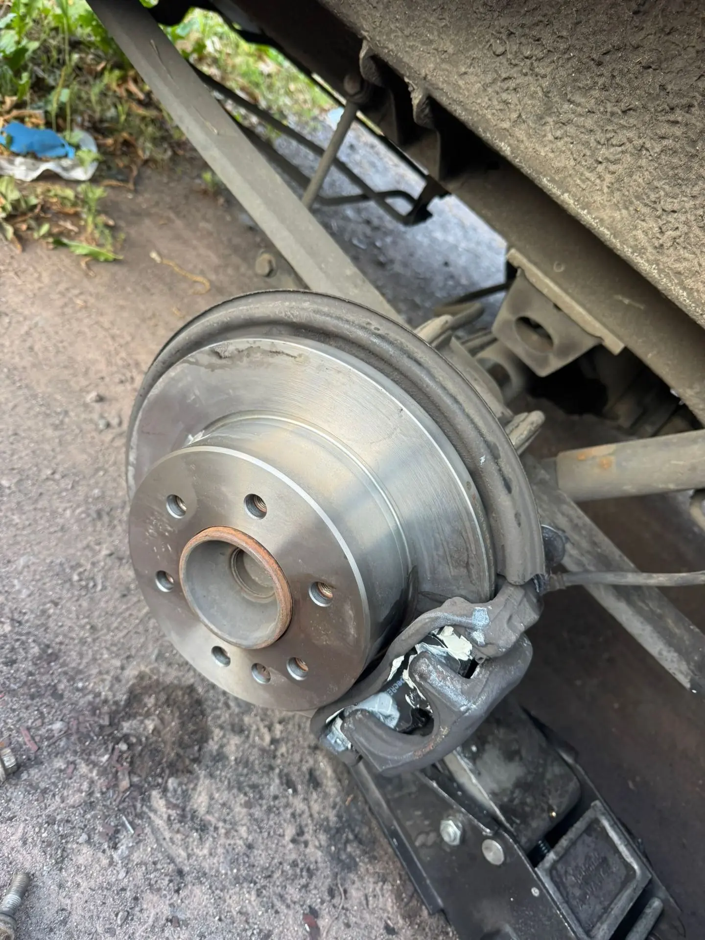 Brake discs &amp; pads replacing